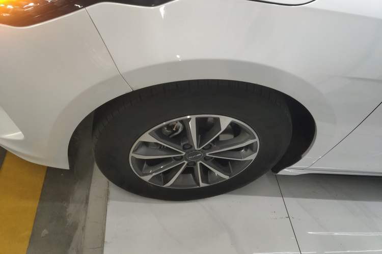 Used BYD Destroyer 05 2024 HONOR Edition DM-i 55KM Luxury Model Exterior 4