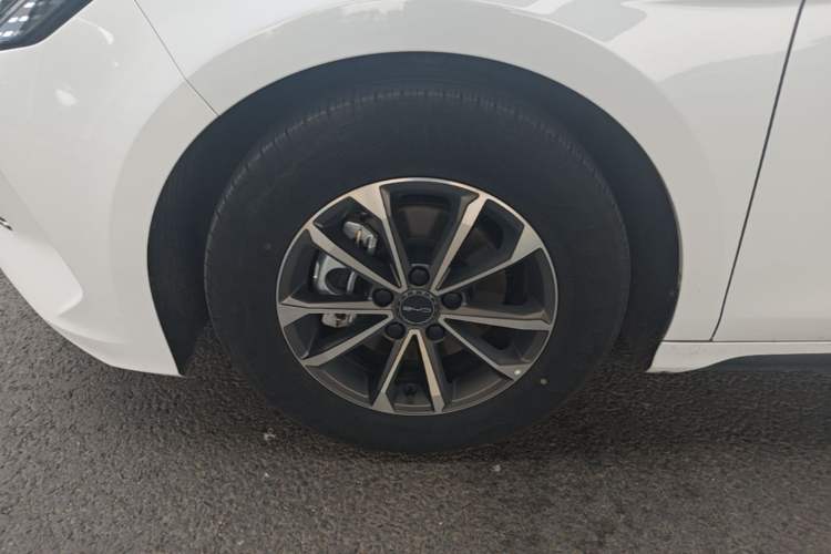 Used BYD Destroyer 05 2024 HONOR Edition DM-i 55KM Luxury Model Exterior 4