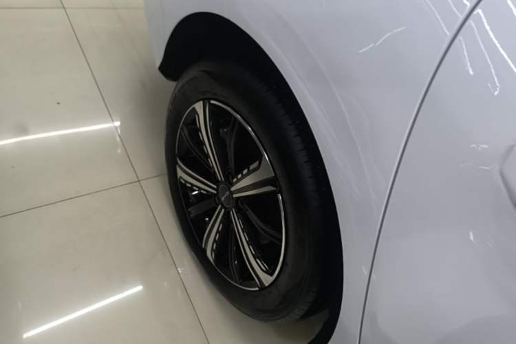 Used BYD Destroyer 05 2024 Honor Edition DM-i 120KM Luxury Model Exterior 5