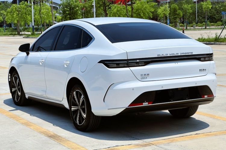 Used BYD Destroyer 05 2024 Honor Edition DM-i 120KM Luxury Model Exterior 5