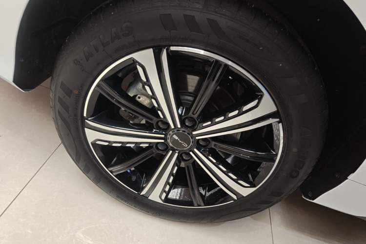 Used BYD Destroyer 05 2024 Honor Edition DM-i 120KM Luxury Model Exterior 5