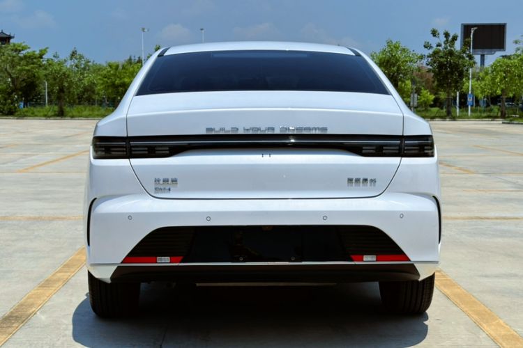 Used BYD Destroyer 05 2024 Honor Edition DM-i 120KM Luxury Model Exterior 6