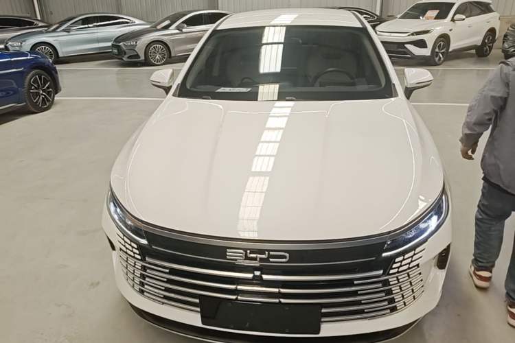 Used BYD Destroyer 05 2024 HONOR Edition DM-i 55KM Luxury Model Front