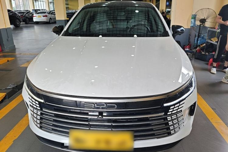 Used BYD Destroyer 05 2024 Honor Edition DM-i 120KM Luxury Model Front