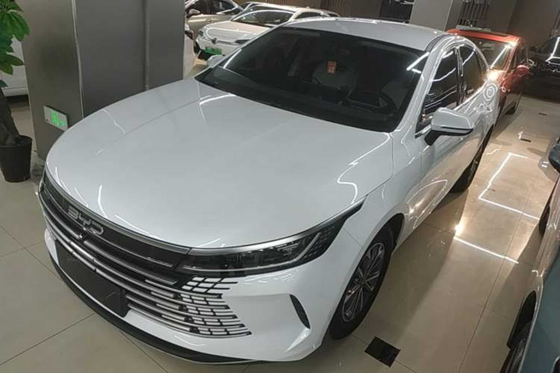 Used BYD Destroyer 05 2024 HONOR Edition DM-i 55KM Luxury Model Front Left 45 Deg