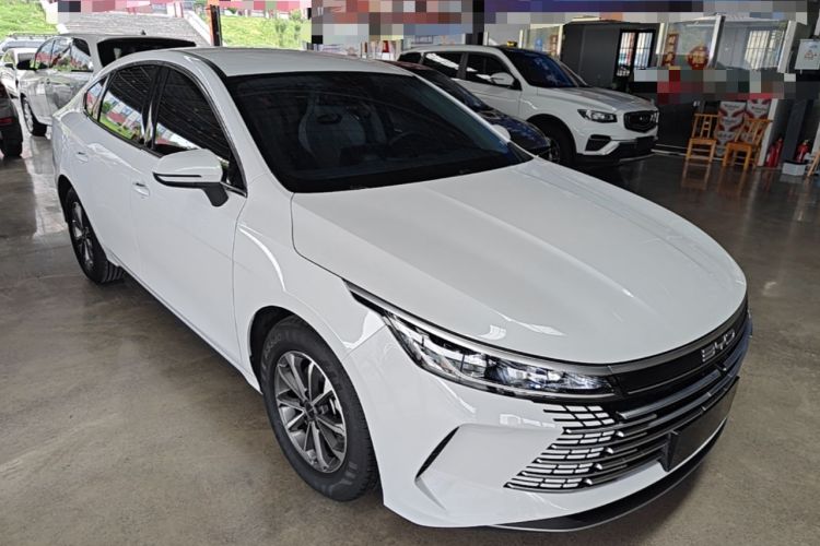 Used BYD Destroyer 05 2024 HONOR Edition DM-i 55KM Luxury Model Front Right 45 Deg