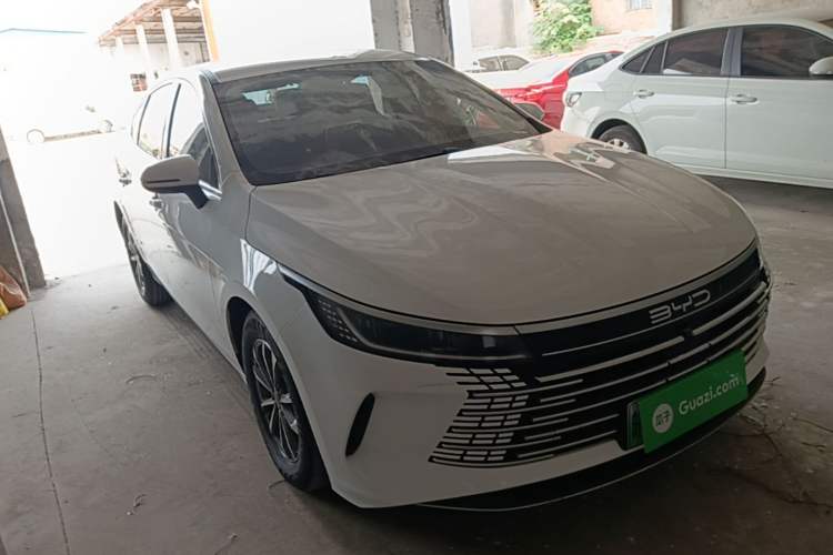 Used BYD Destroyer 05 2024 HONOR Edition DM-i 55KM Luxury Model Front Right 45 Deg