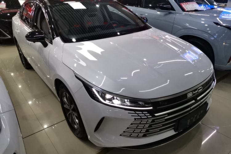 Used BYD Destroyer 05 2024 HONOR Edition DM-i 55KM Luxury Model Front Right 45 Deg
