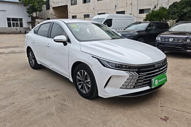 Used BYD Destroyer 05 2024 HONOR Edition DM-i 55KM Luxury Model Front Right 45 Deg