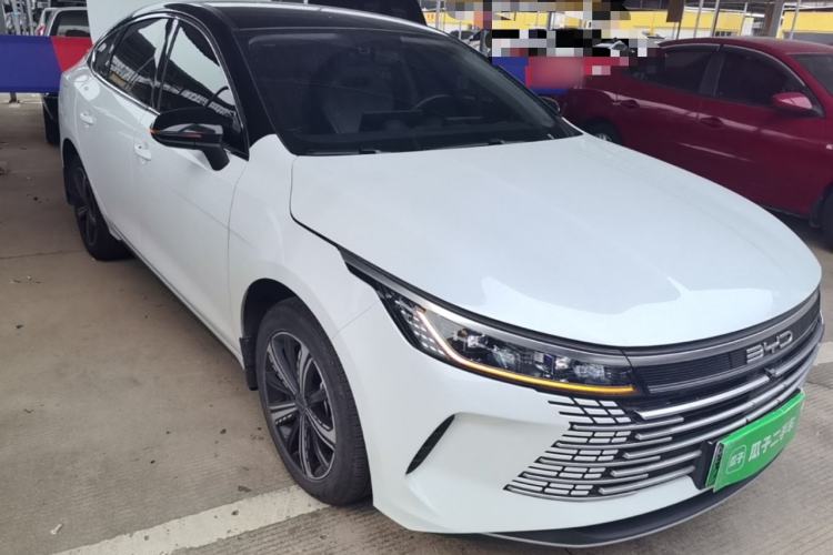 Used BYD Destroyer 05 2024 Honor Edition DM-i 120KM Luxury Model Front Right 45 Deg