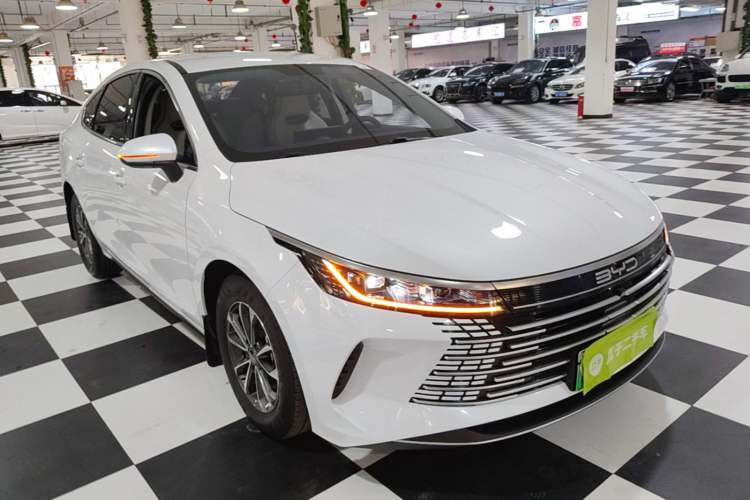 Used BYD Destroyer 05 2024 HONOR Edition DM-i 55KM Luxury Model Front Right 45 Deg