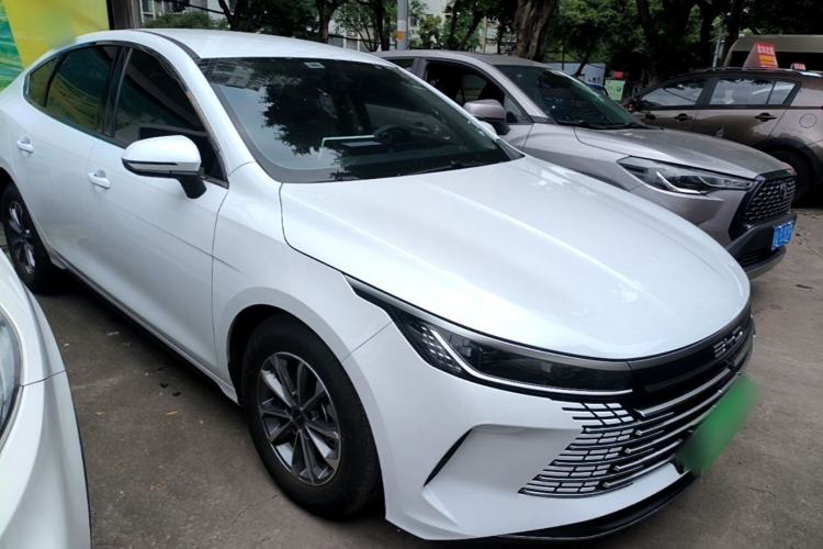 Used BYD Destroyer 05 2024 HONOR Edition DM-i 55KM Luxury Model Front Right 45 Deg