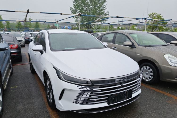 Used BYD Destroyer 05 2024 HONOR Edition DM-i 55KM Luxury Model Front Right 45 Deg
