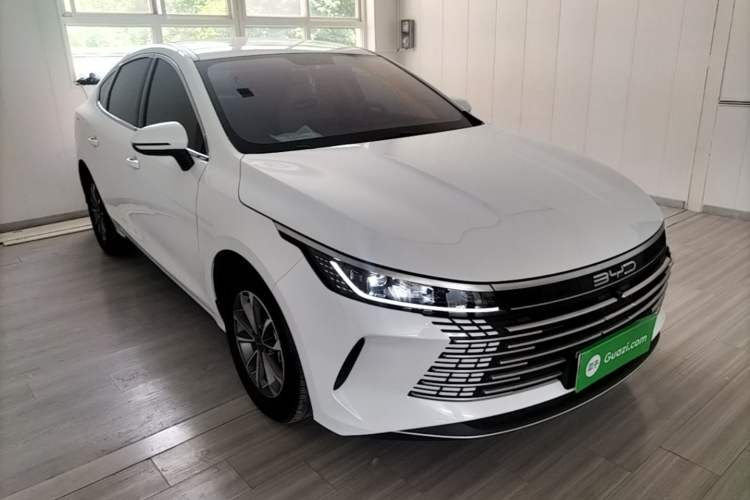 Used BYD Destroyer 05 2024 HONOR Edition DM-i 55KM Luxury Model Front Right 45 Deg