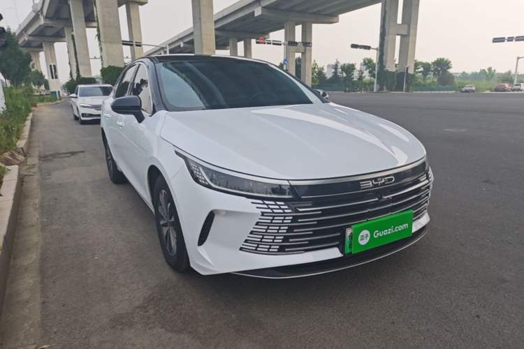 Used BYD Destroyer 05 2024 HONOR Edition DM-i 55KM Luxury Model Front Right 45 Deg