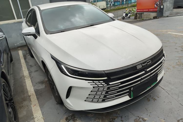 Used BYD Destroyer 05 2024 HONOR Edition DM-i 55KM Luxury Model Front Right 45 Deg