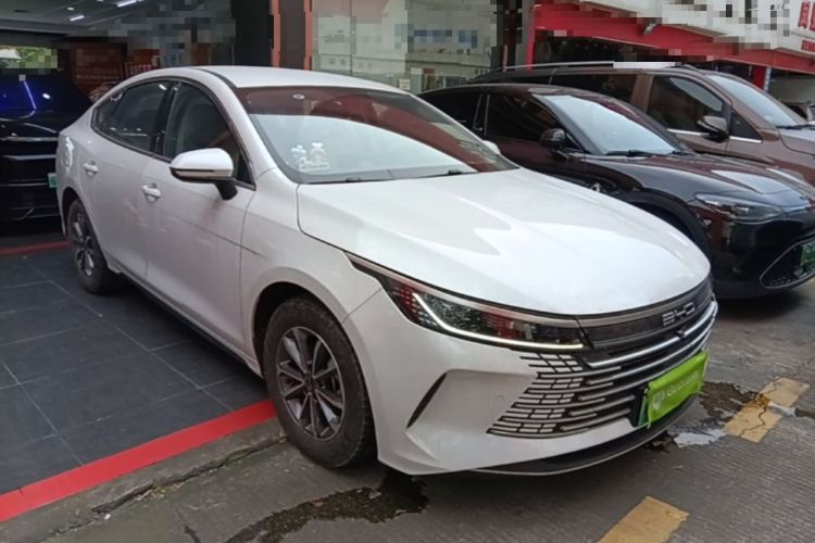 Used BYD Destroyer 05 2024 HONOR Edition DM-i 55KM Luxury Model Front Right 45 Deg