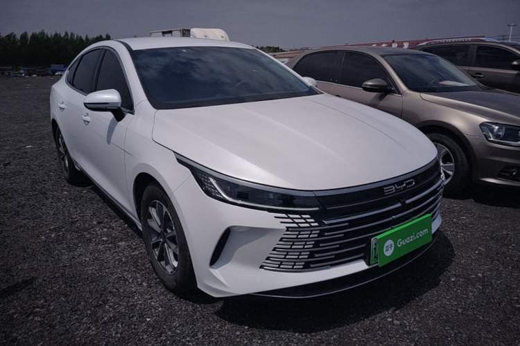 Used BYD Destroyer 05 2024 HONOR Edition DM-i 55KM Luxury Model Front Right 45 Deg