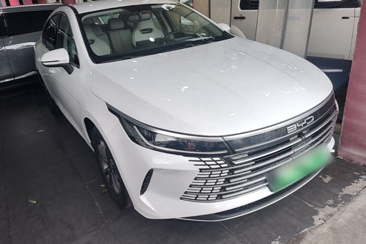 Used BYD Destroyer 05 2024 HONOR Edition DM-i 55KM Luxury Model Front Right 45 Deg