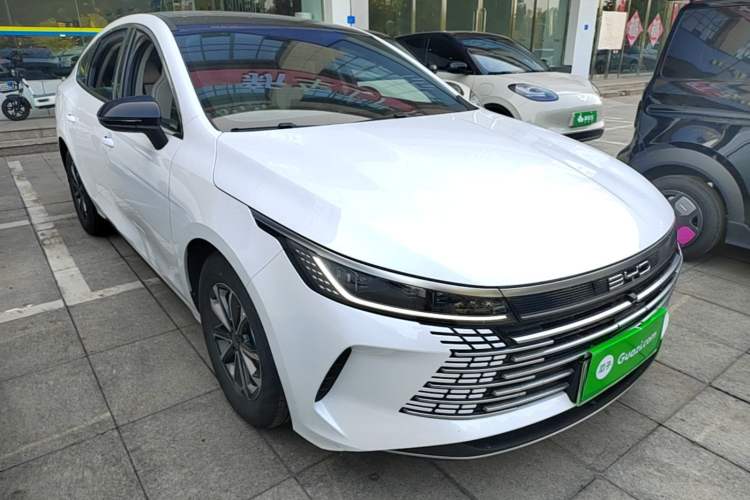 Used BYD Destroyer 05 2024 HONOR Edition DM-i 55KM Luxury Model Front Right 45 Deg