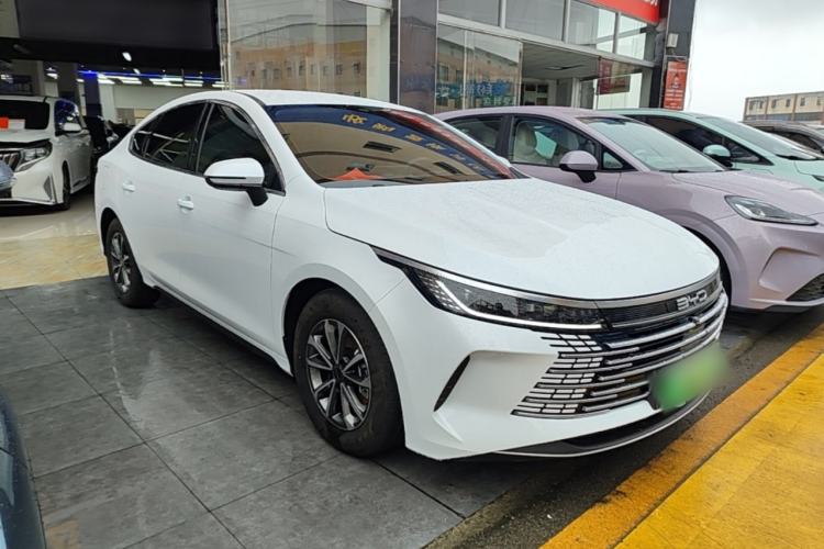Used BYD Destroyer 05 2024 HONOR Edition DM-i 55KM Luxury Model Front Right 45 Deg