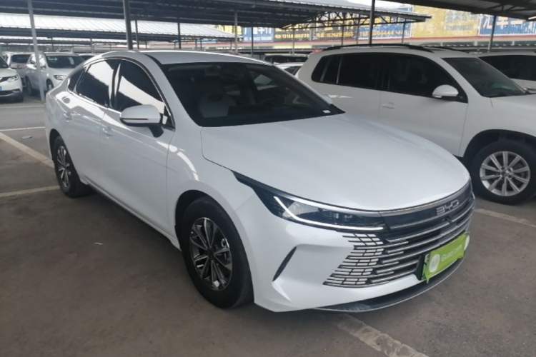 Used BYD Destroyer 05 2024 HONOR Edition DM-i 55KM Luxury Model Front Right 45 Deg