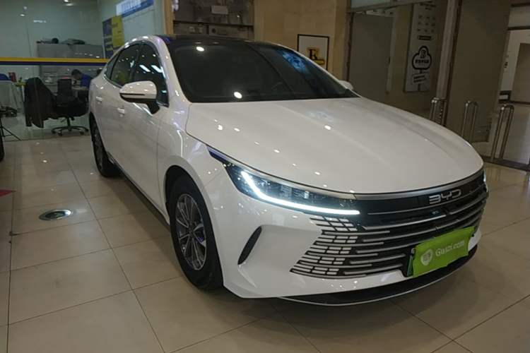 Used BYD Destroyer 05 2024 HONOR Edition DM-i 55KM Luxury Model Front Right 45 Deg