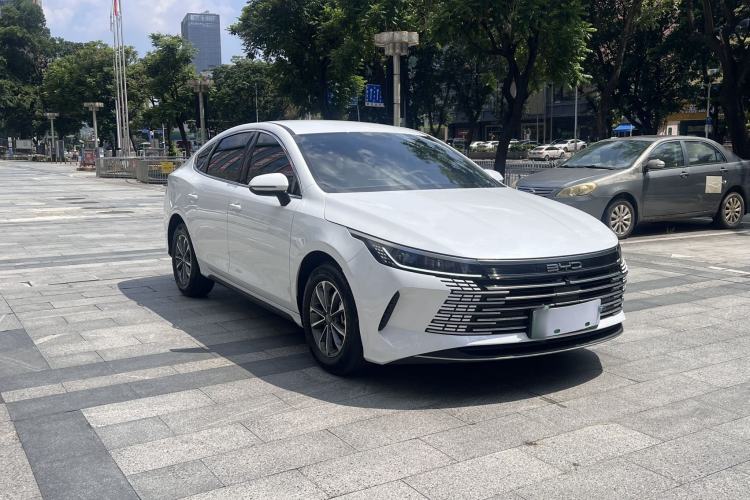Used BYD Destroyer 05 2024 HONOR Edition DM-i 55KM Luxury Model Front Right 45 Deg