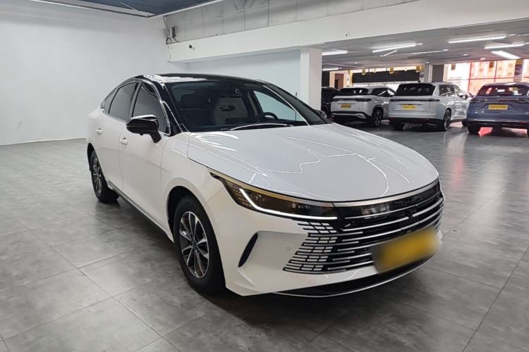 Used BYD Destroyer 05 2024 HONOR Edition DM-i 55KM Luxury Model Front Right 45 Deg