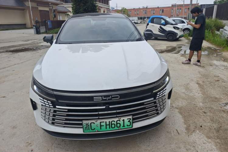 Used BYD Destroyer 05 2024 Honor Edition DM-i 120KM Luxury Model Front