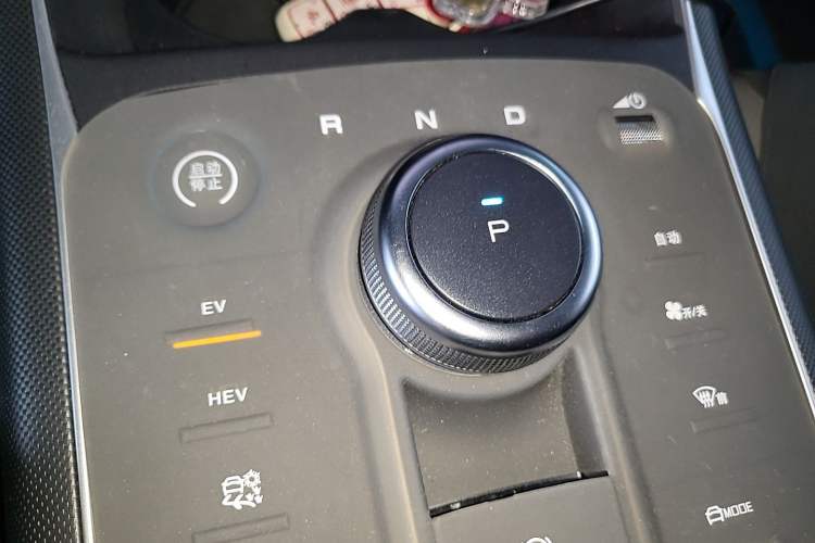 Used BYD Destroyer 05 2024 Honor Edition DM-i 120KM Luxury Model Gear Lever