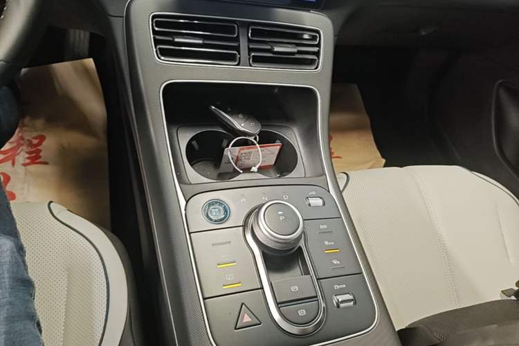 Used BYD Destroyer 05 2024 HONOR Edition DM-i 55KM Luxury Model Gear Lever