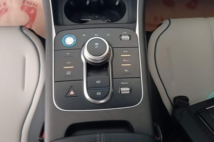Used BYD Destroyer 05 2024 HONOR Edition DM-i 55KM Luxury Model Gear Lever