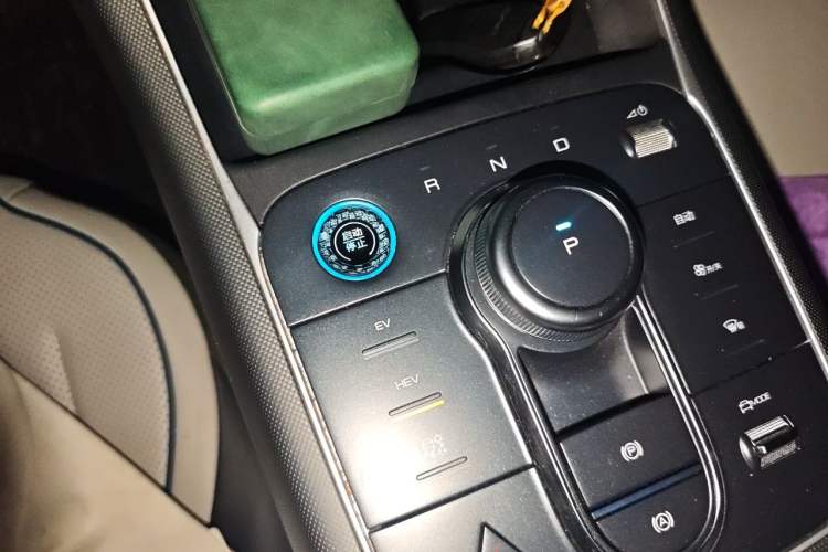 Used BYD Destroyer 05 2024 HONOR Edition DM-i 55KM Luxury Model Gear Lever
