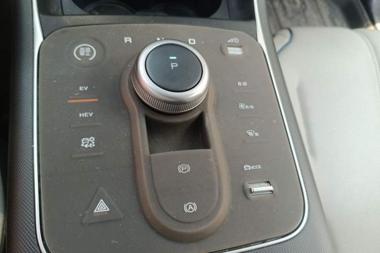 Used BYD Destroyer 05 2024 Honor Edition DM-i 120KM Luxury Model Gear Lever