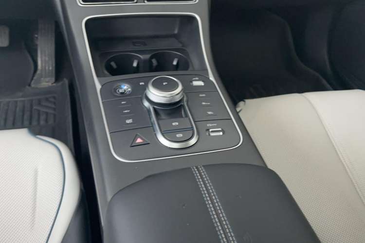 Used BYD Destroyer 05 2024 HONOR Edition DM-i 120KM Prestige Model Gear Lever
