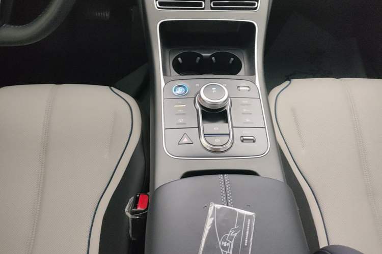 Used BYD Destroyer 05 2024 HONOR Edition DM-i 55KM Luxury Model Gear Lever