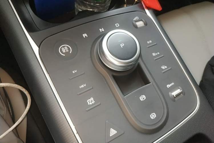 Used BYD Destroyer 05 2024 HONOR Edition DM-i 55KM Luxury Model Gear Lever