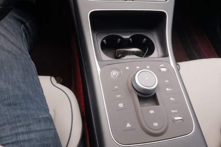 Used BYD Destroyer 05 2024 HONOR Edition DM-i 55KM Luxury Model Gear Lever