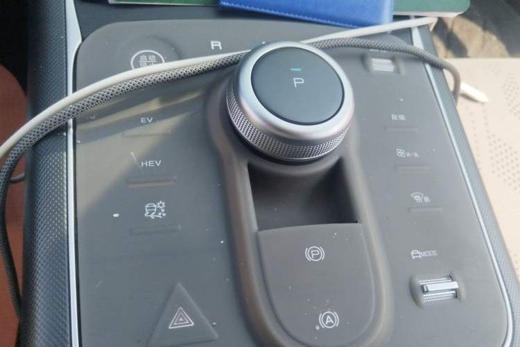 Used BYD Destroyer 05 2024 HONOR Edition DM-i 55KM Prestige Model Gear Lever