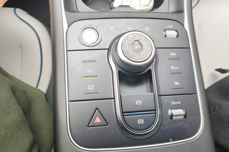 Used BYD Destroyer 05 2024 HONOR Edition DM-i 55KM Luxury Model Gear Lever