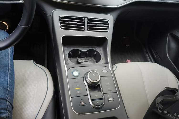 Used BYD Destroyer 05 2024 Honor Edition DM-i 120KM Luxury Model Gear Lever