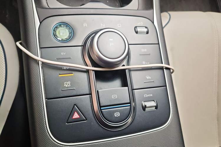 Used BYD Destroyer 05 2024 HONOR Edition DM-i 55KM Luxury Model Gear Lever