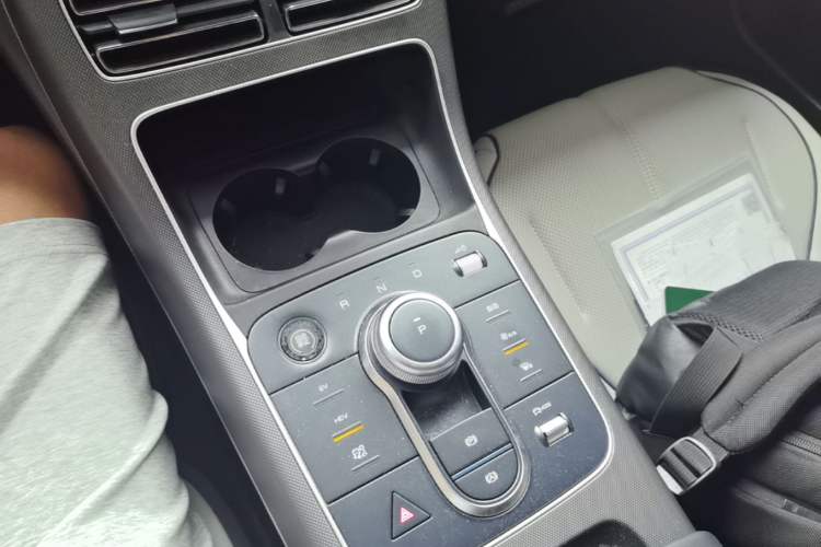 Used BYD Destroyer 05 2024 Honor Edition DM-i 120KM Luxury Model Gear Lever