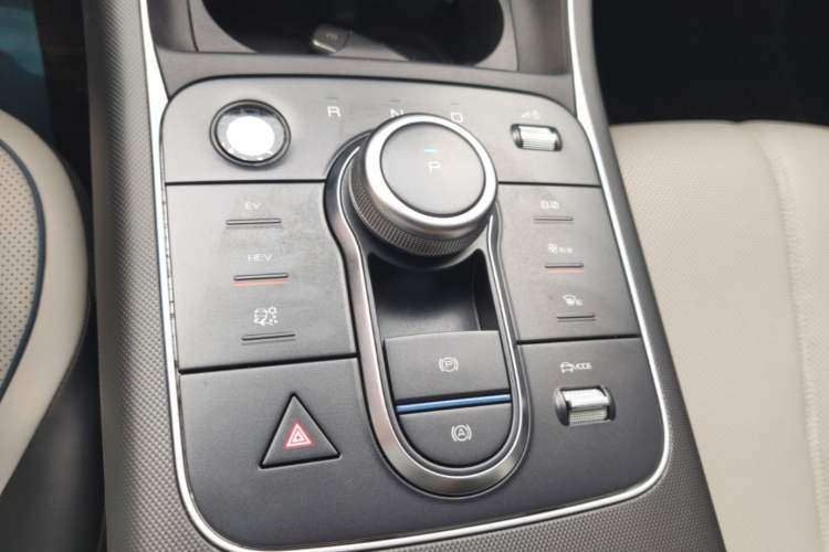 Used BYD Destroyer 05 2024 HONOR Edition DM-i 55KM Luxury Model Gear Lever