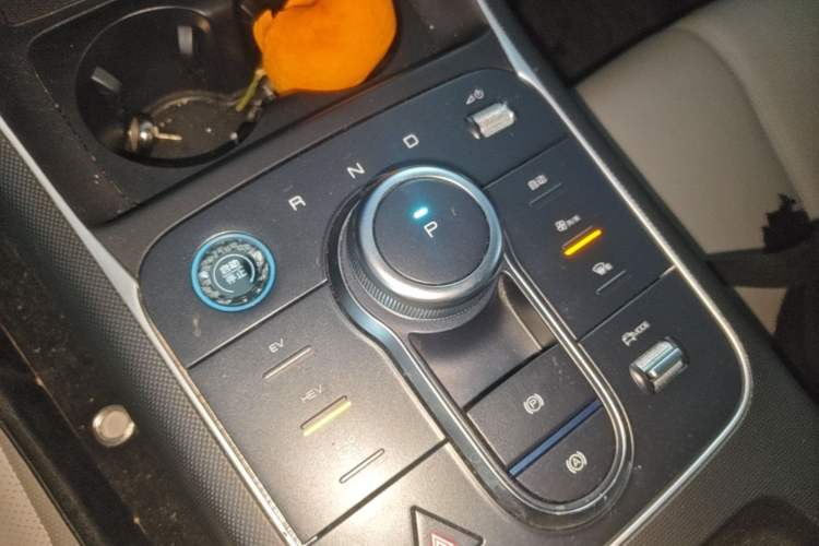 Used BYD Destroyer 05 2024 Honor Edition DM-i 120KM Luxury Model Gear Lever