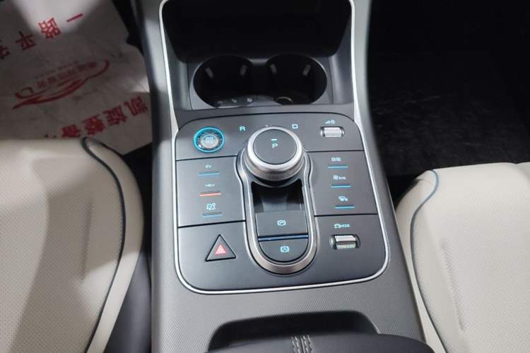 Used BYD Destroyer 05 2024 HONOR Edition DM-i 55KM Luxury Model Gear Lever