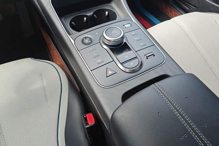 Used BYD Destroyer 05 2024 HONOR Edition DM-i 55KM Luxury Model Gear Lever