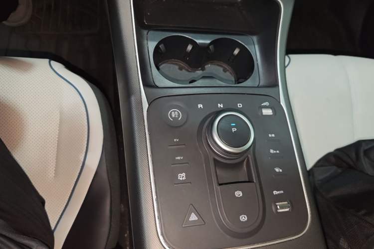 Used BYD Destroyer 05 2024 HONOR Edition DM-i 55KM Luxury Model Gear Lever
