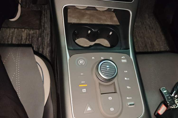 Used BYD Destroyer 05 2024 HONOR Edition DM-i 55KM Luxury Model Gear Lever